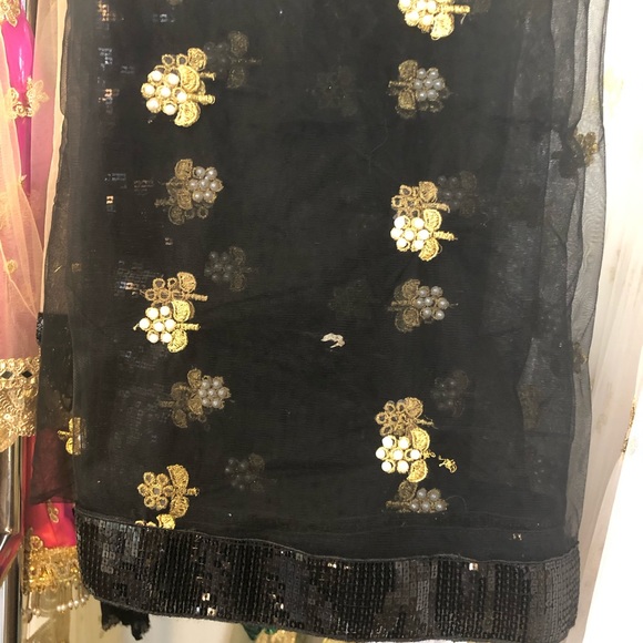 Indian/Pakistani wedding or party wear outfit. - Picture 9 of 9